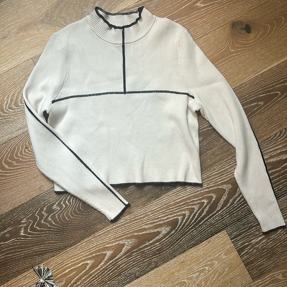Never worn cream LA Hearts cropped sweater.